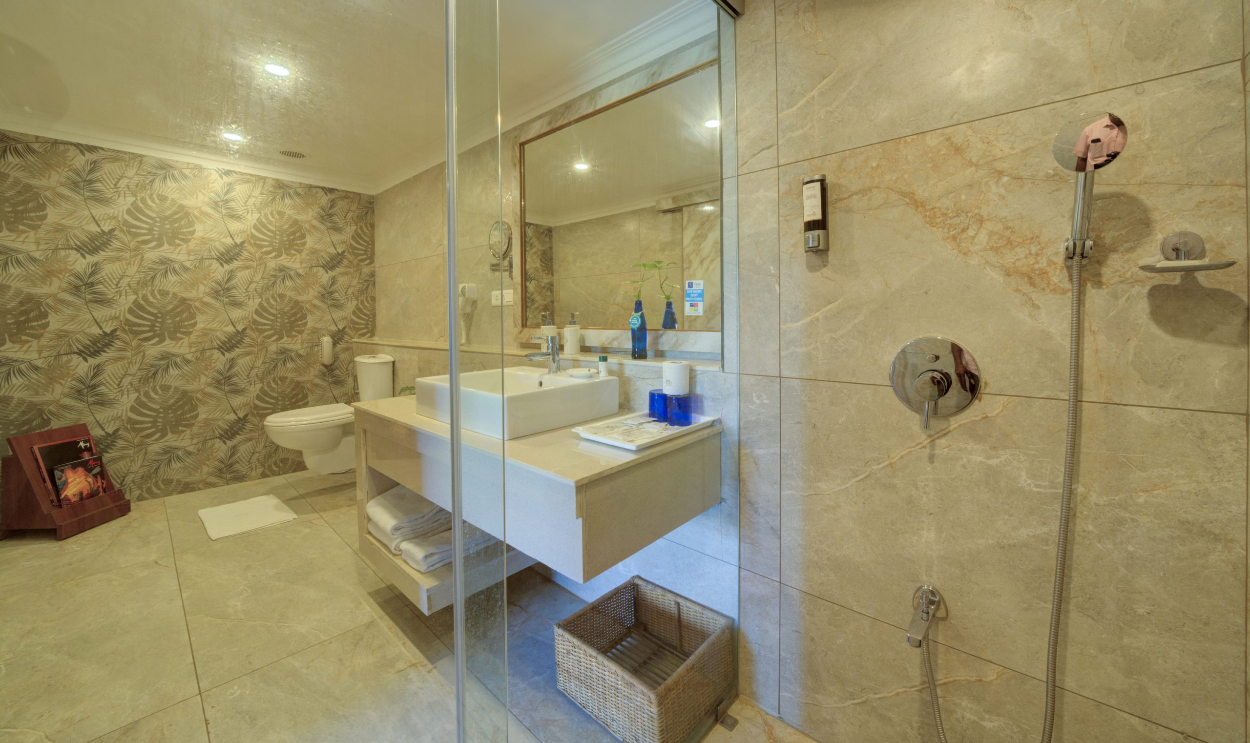 The Presidential Suite Room_Restroom_02
