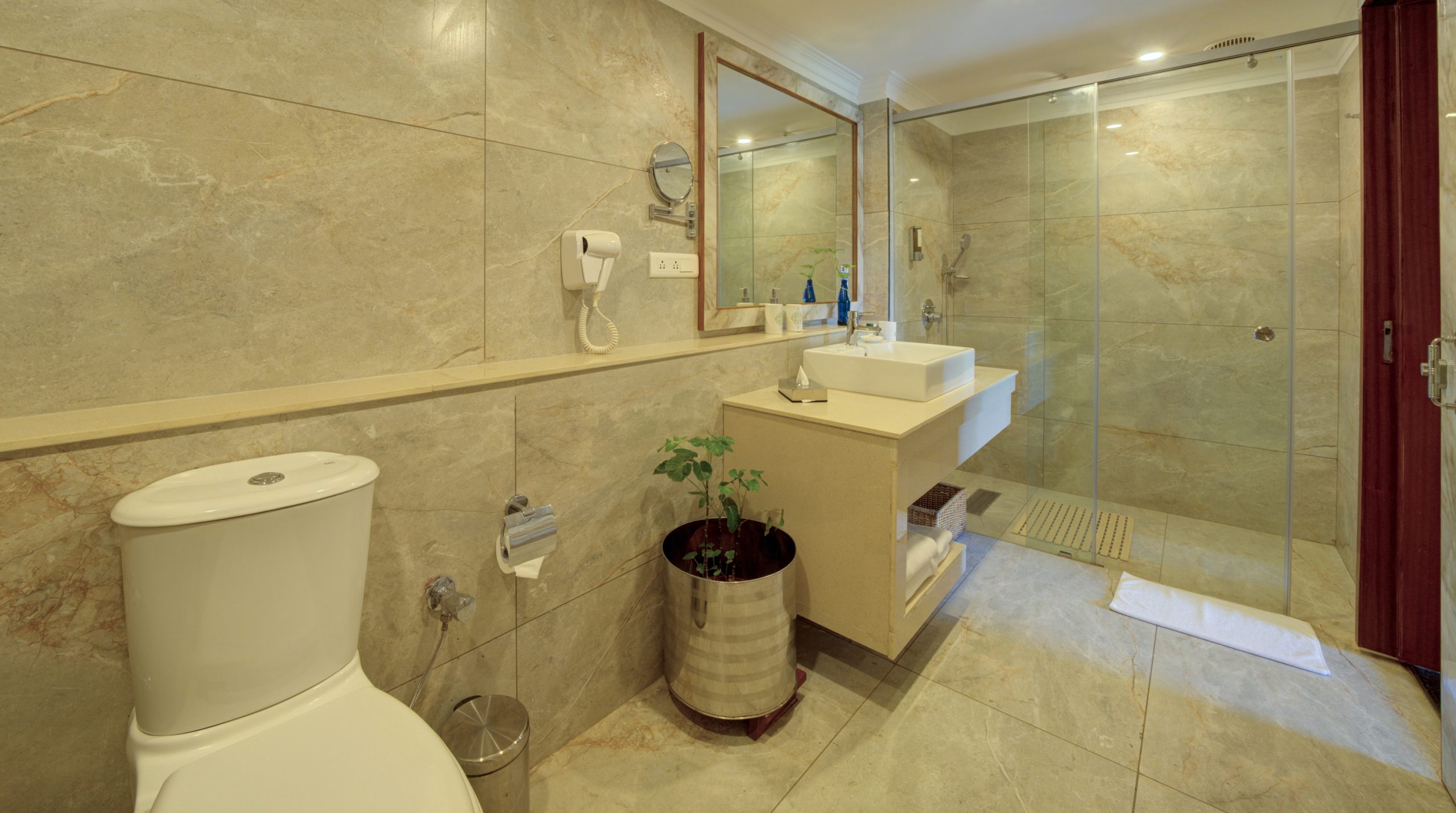The Presidential Suite Room_Restroom_05